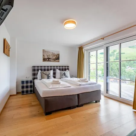 Susanna Chalet *