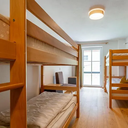 Susanna Chalet *